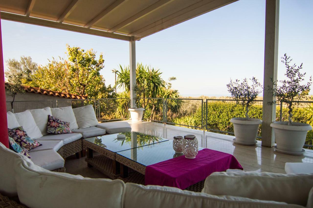 Country Villa Peloponnese With Tennis Court And Pool Zevgolateíon Exteriér fotografie