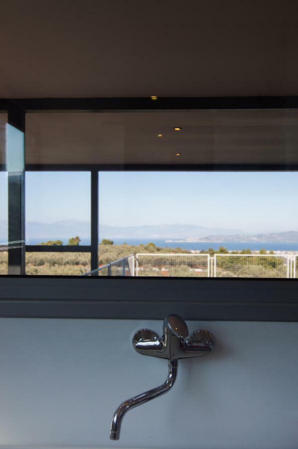 Country Villa Peloponnese With Tennis Court And Pool Zevgolateíon Exteriér fotografie